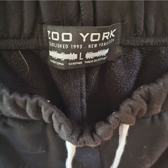 Cute juniors joggers Zoo York size large - Picture 3 of 5